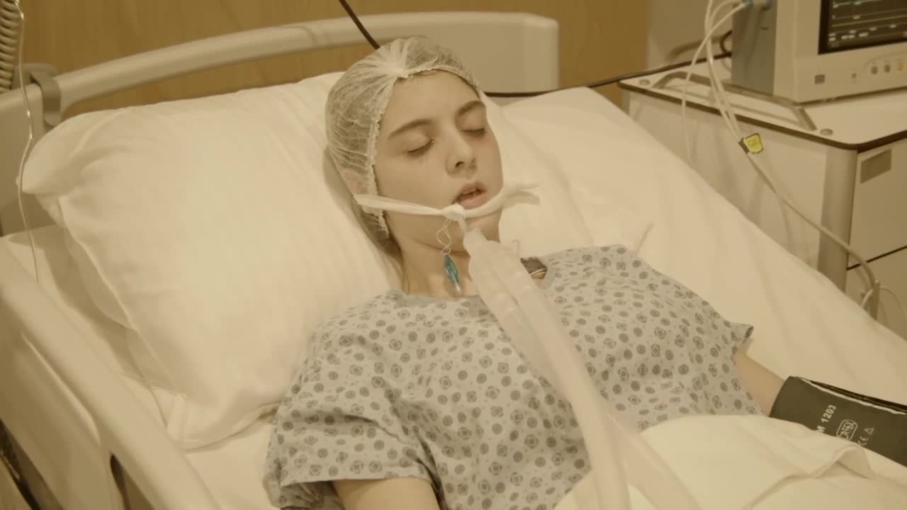 Кадры из сериала Сломанные жизни 2 серия 2 сезон (2021)
