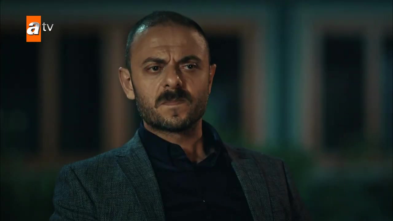 Кадры из сериала Мафия не может править миром (2015)