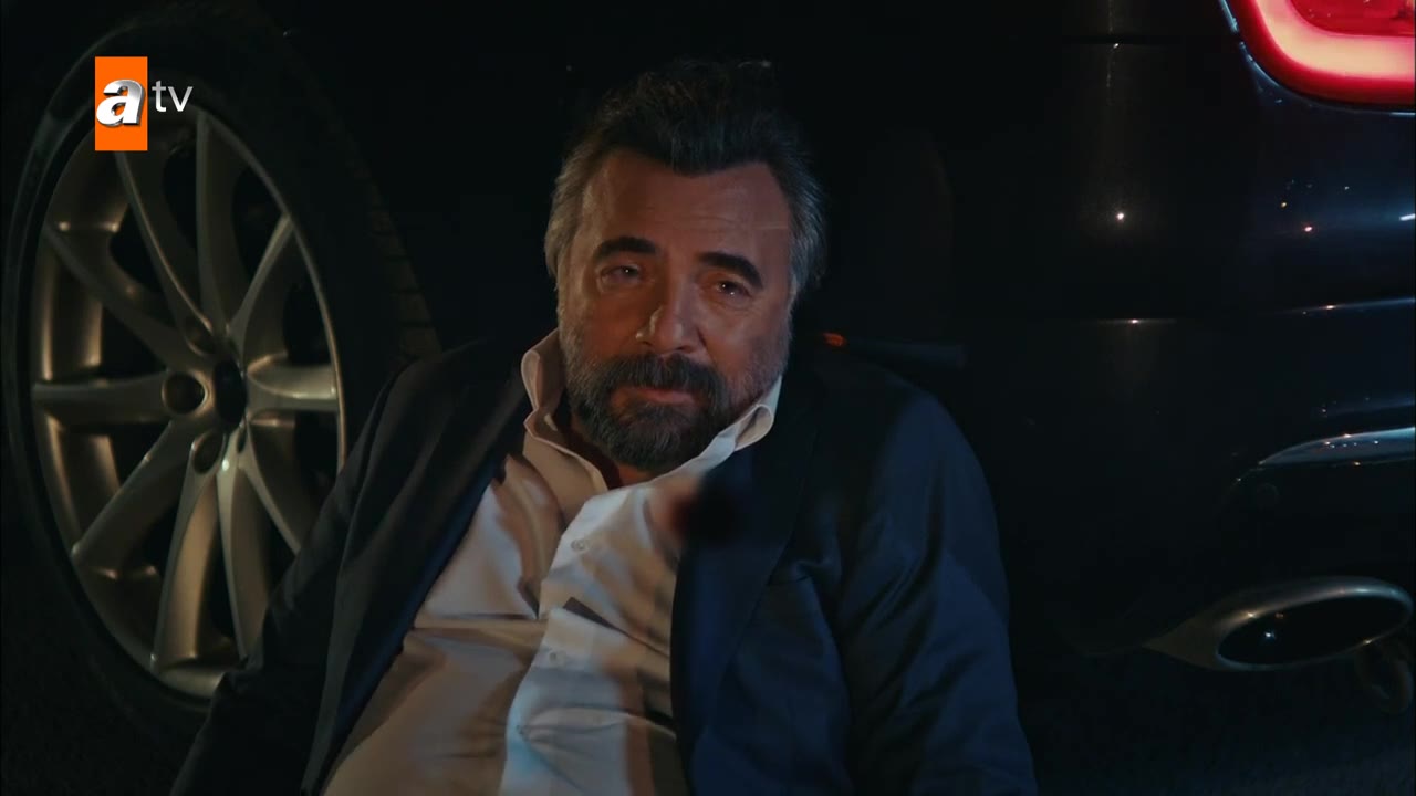 Кадры из сериала Мафия не может править миром (2015)