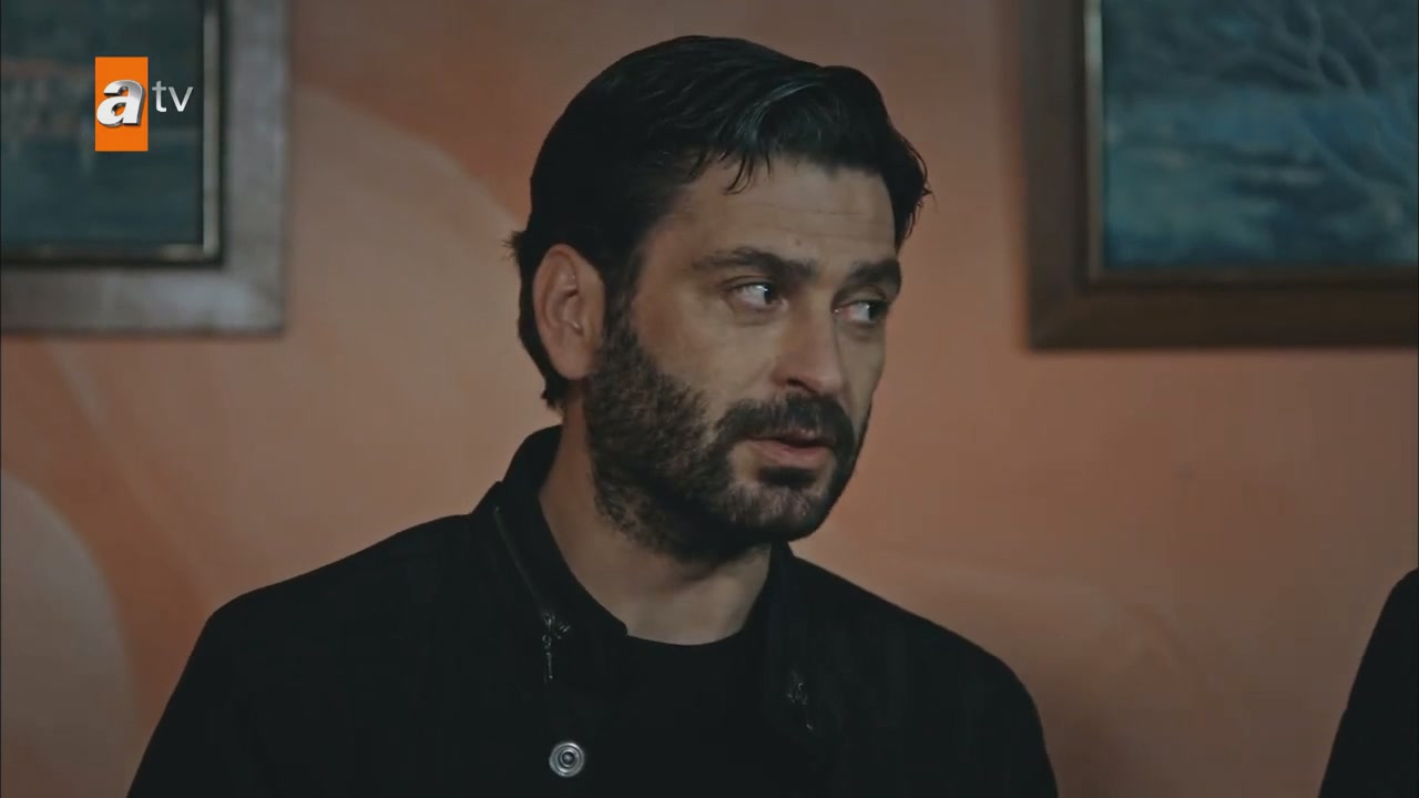 Кадры из сериала Мафия не может править миром (2015)