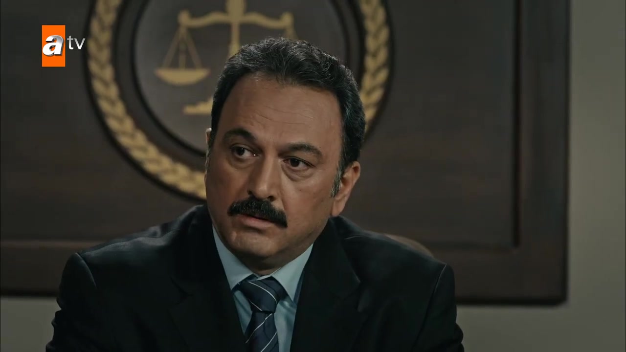 Кадры из сериала Мафия не может править миром (2015)