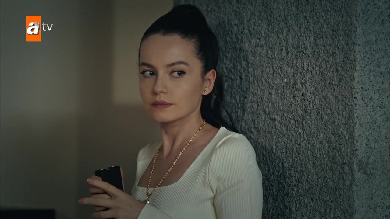 Кадры из сериала Мафия не может править миром (2015)