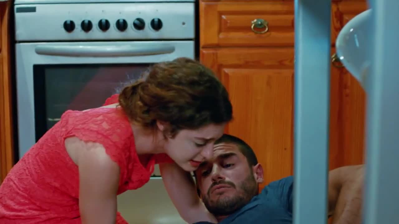 Кадры из сериала Статус отношений: Запутанно 19 серия 1 сезон (2015)