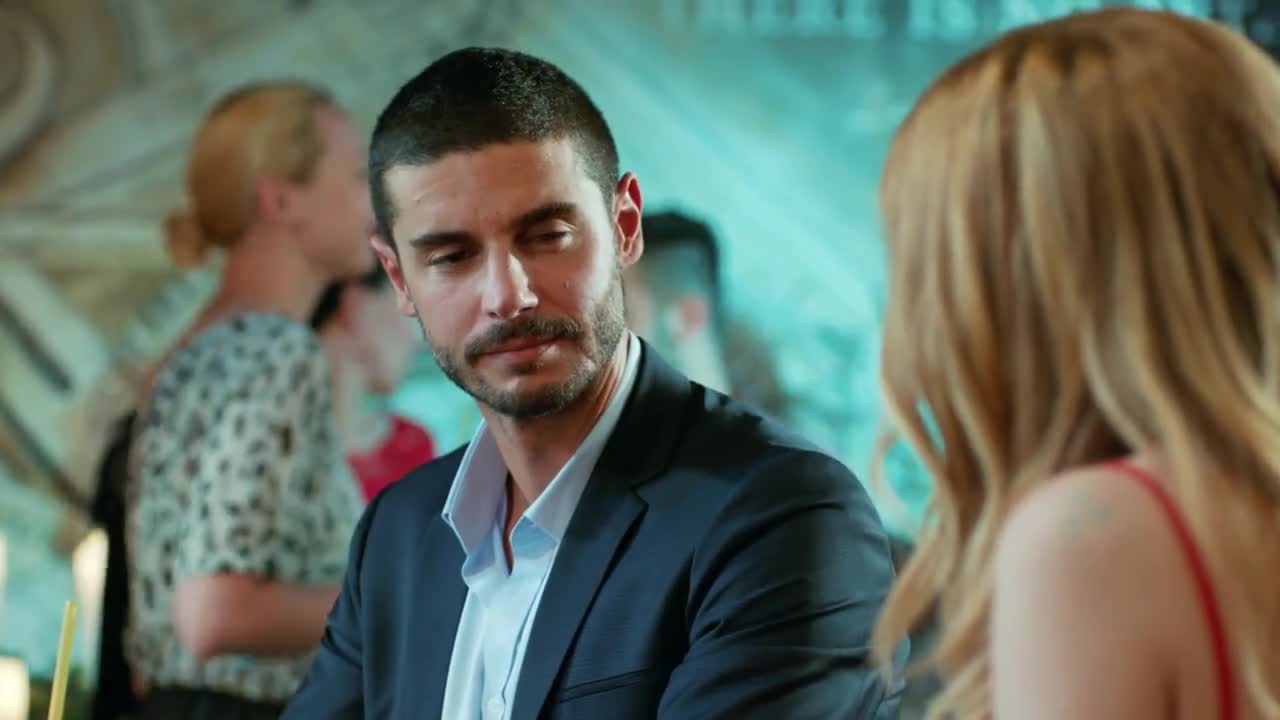 Кадры из сериала Статус отношений: Запутанно 24 серия 1 сезон (2015)