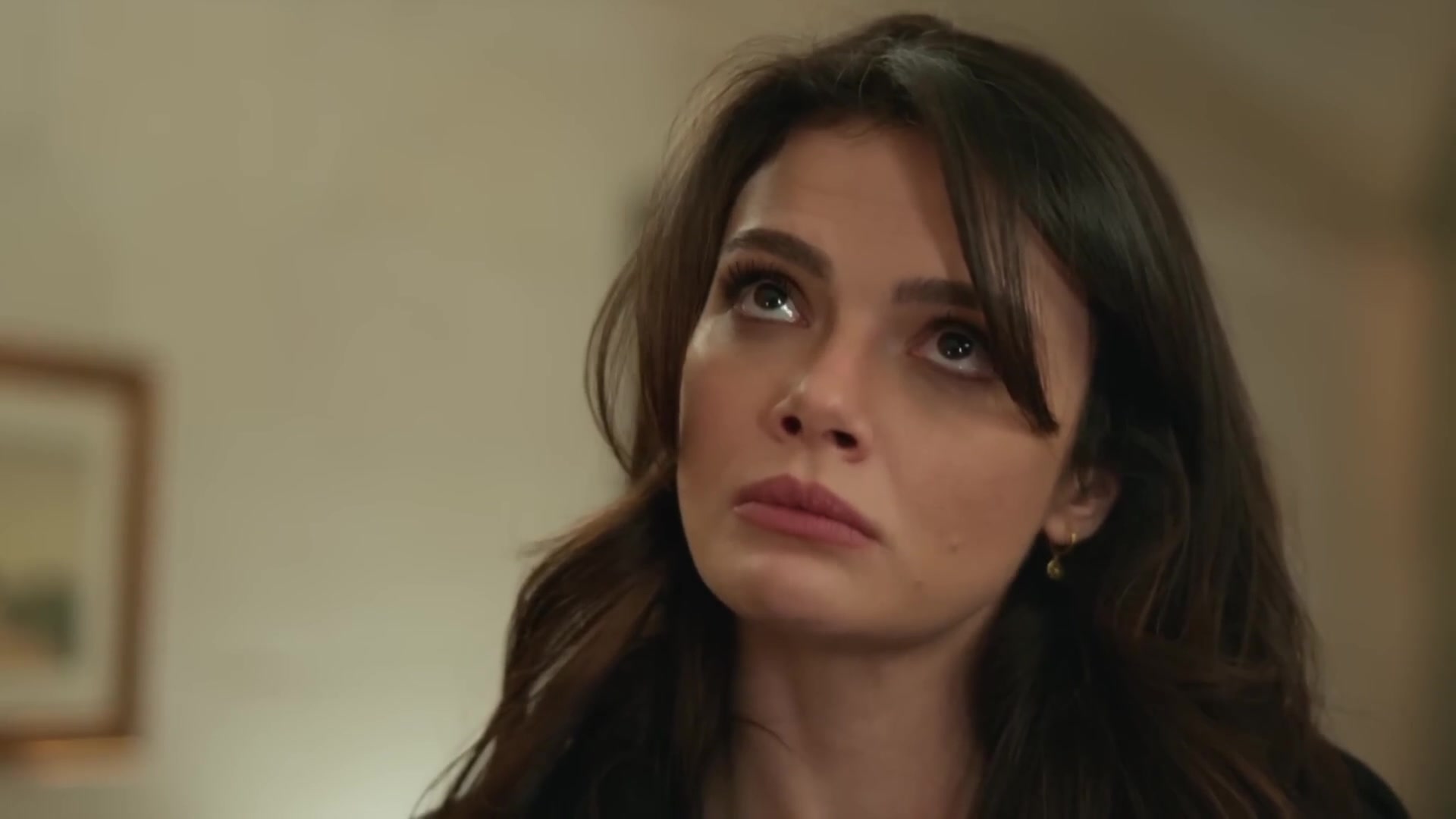 Кадры из сериала Далекий город 13 серия 1 сезон (2024)