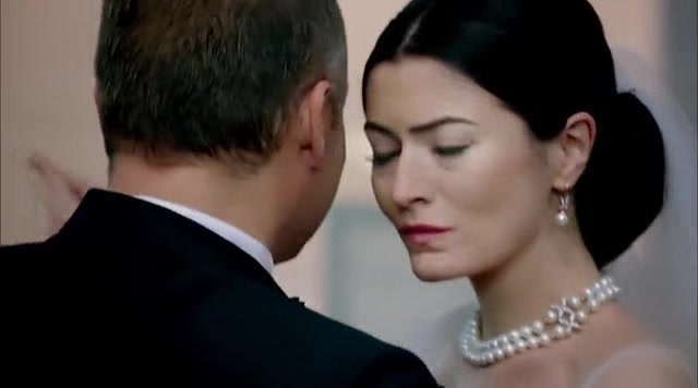 Кадры из сериала Иффет 11 серия 1 сезон (2011)