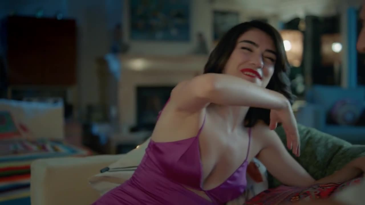 Кадры из сериала Просто друзья 1 серия 1 сезон (2022)
