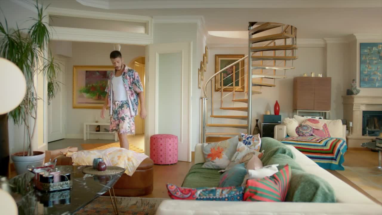 Кадры из сериала Просто друзья 12 серия 1 сезон (2022)
