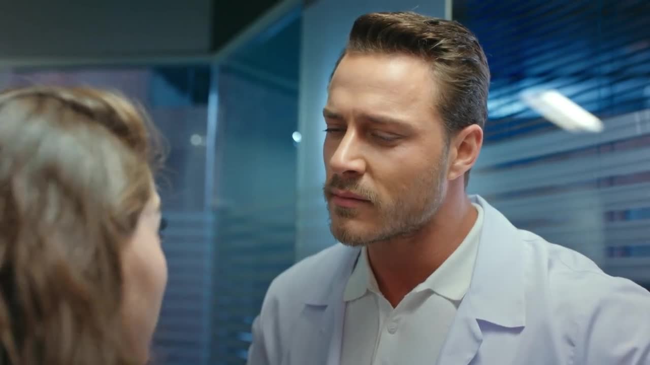 Кадры из сериала Красивее, чем ты (2022)