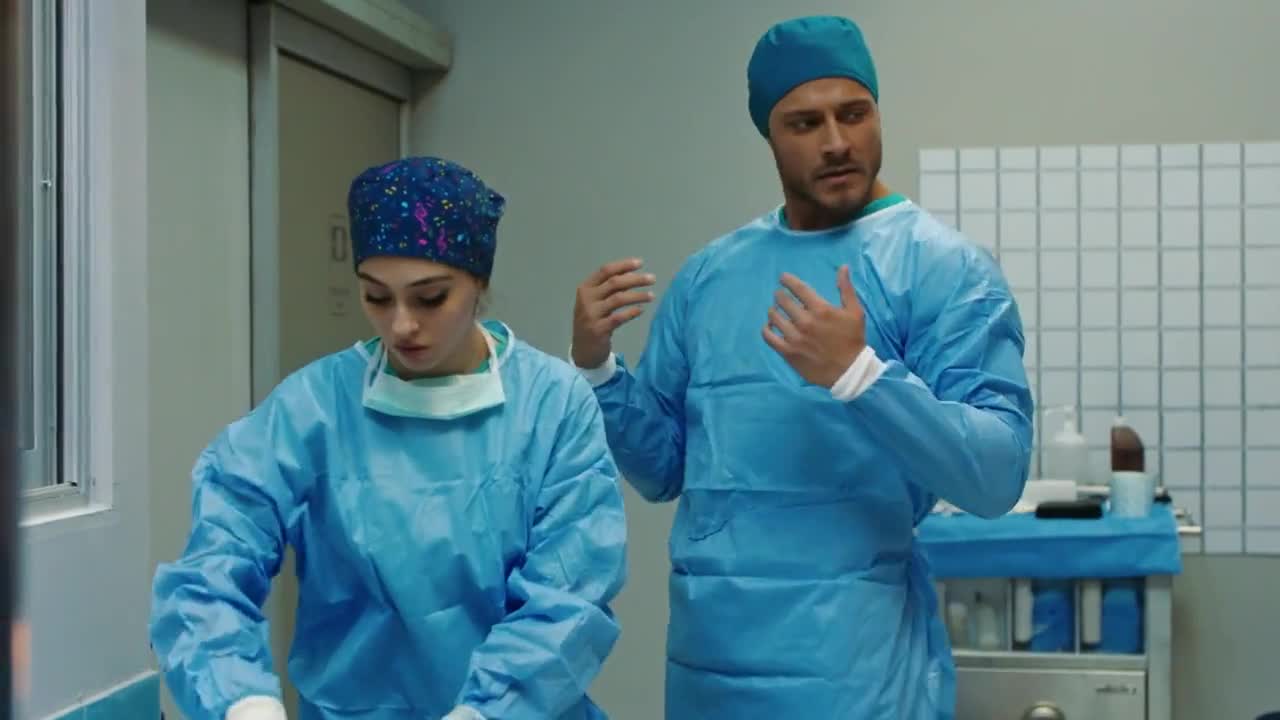Кадры из сериала Красивее, чем ты (2022)