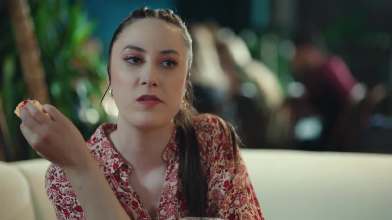 Кадры из сериала Красивее, чем ты (2022)