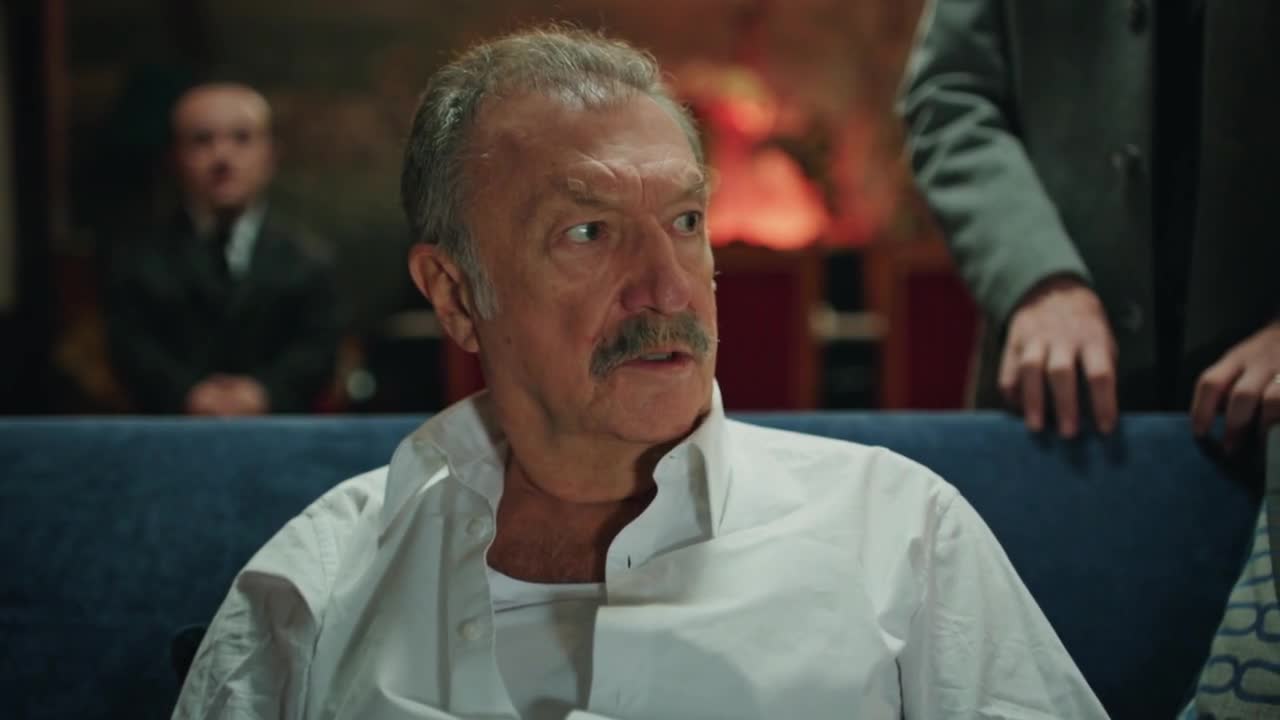 Кадры из сериала Девушка за стеклом 22 серия 2 сезон (2021)