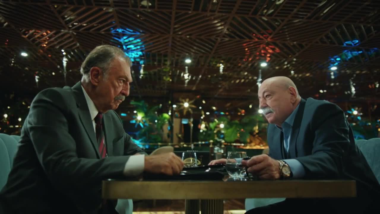 Кадры из сериала Девушка за стеклом 5 серия 3 сезон (2021)