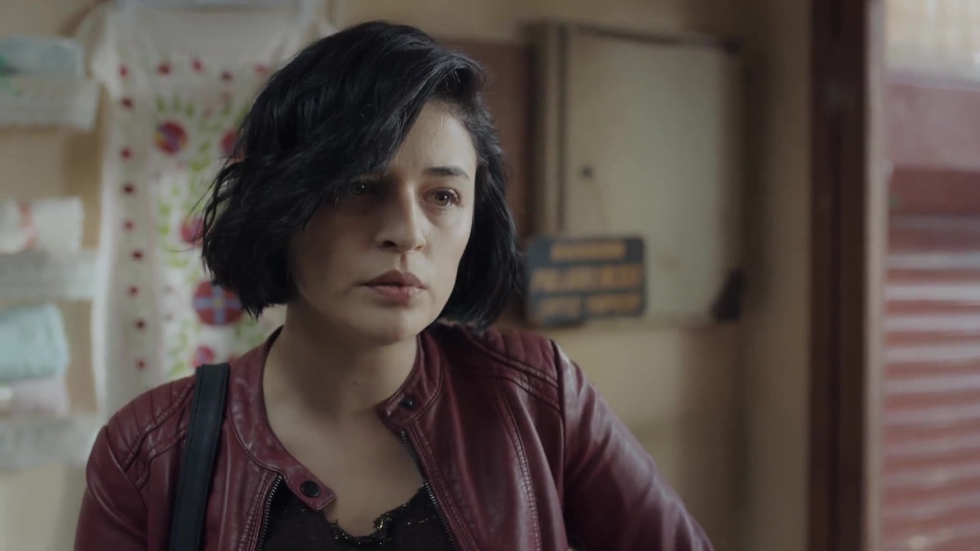 Кадры из сериала Мама (2016)