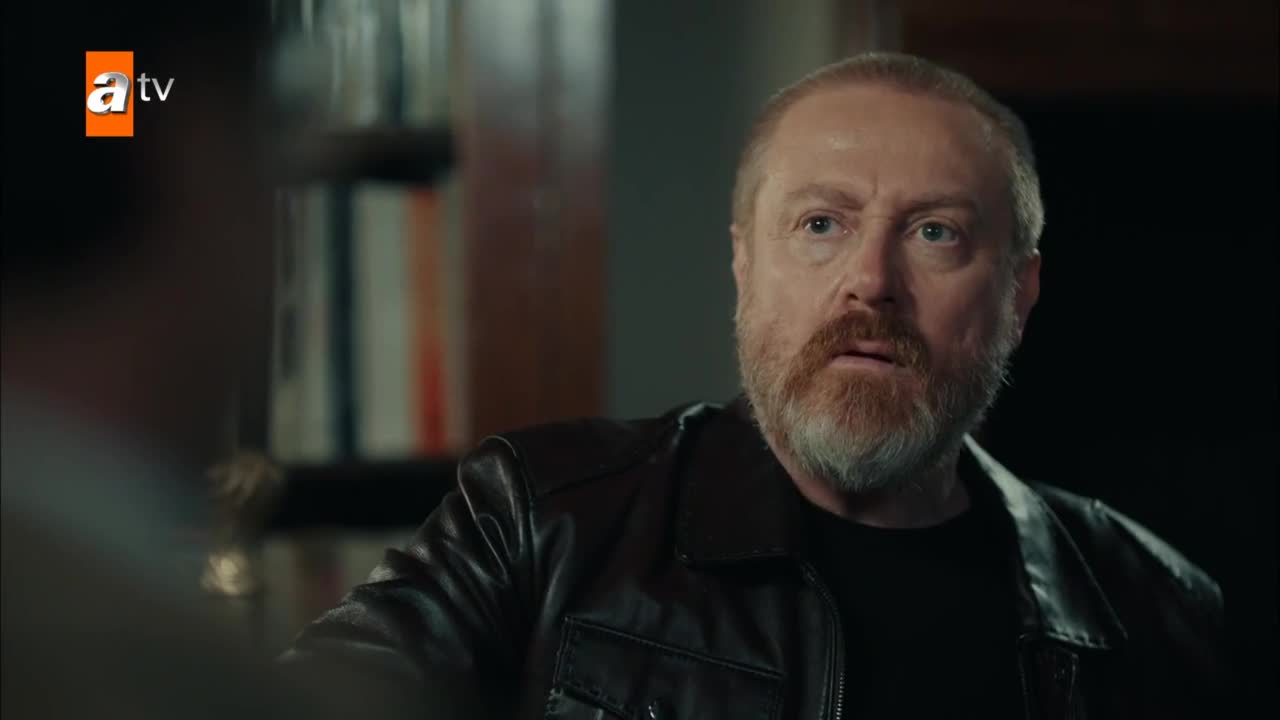 Кадры из сериала Нападающий (2021)