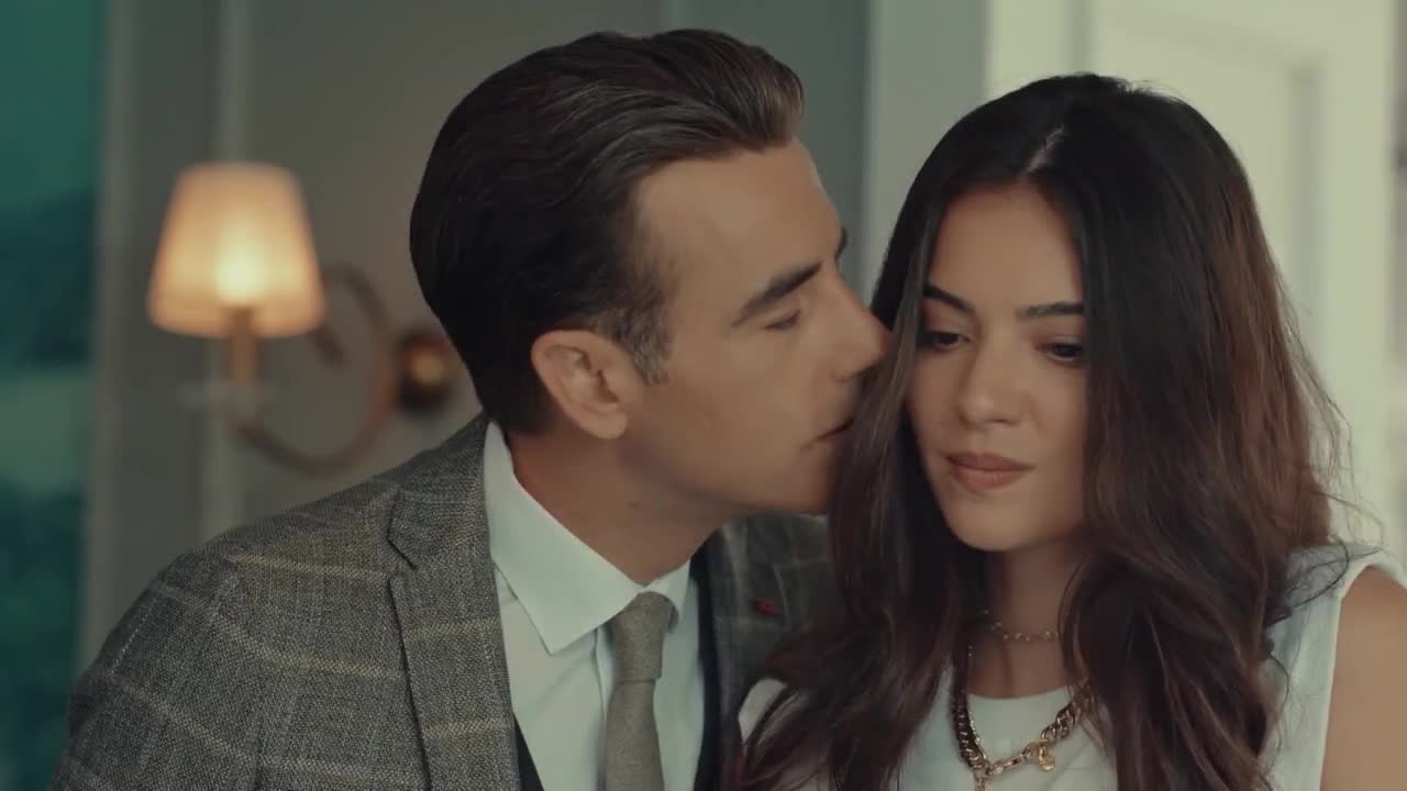 Кадры из сериала Новая жизнь 15 серия 1 сезон (2020)