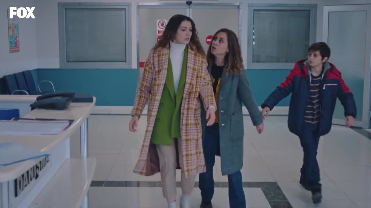 Кадры из сериала Детство (2020)